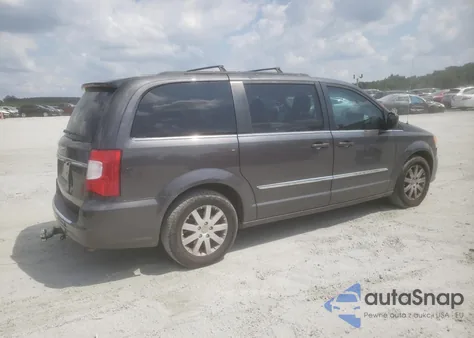 2015 Chrysler Town & Country Touring z USA, uszkodzony, nr VIN 2C4RC1BG7FR577363